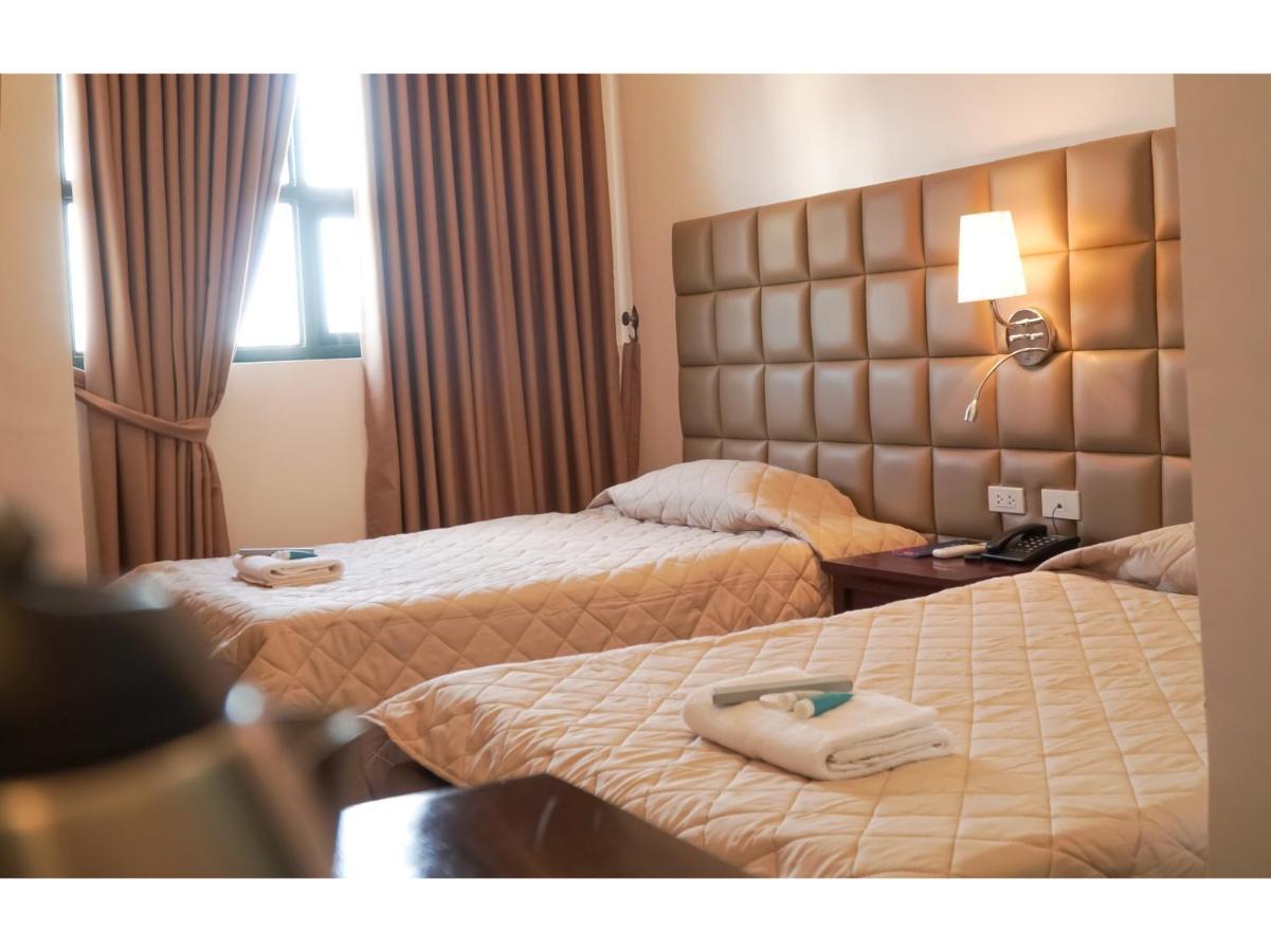 M28 Hotel And Apartments Quezon City Eksteriør billede
