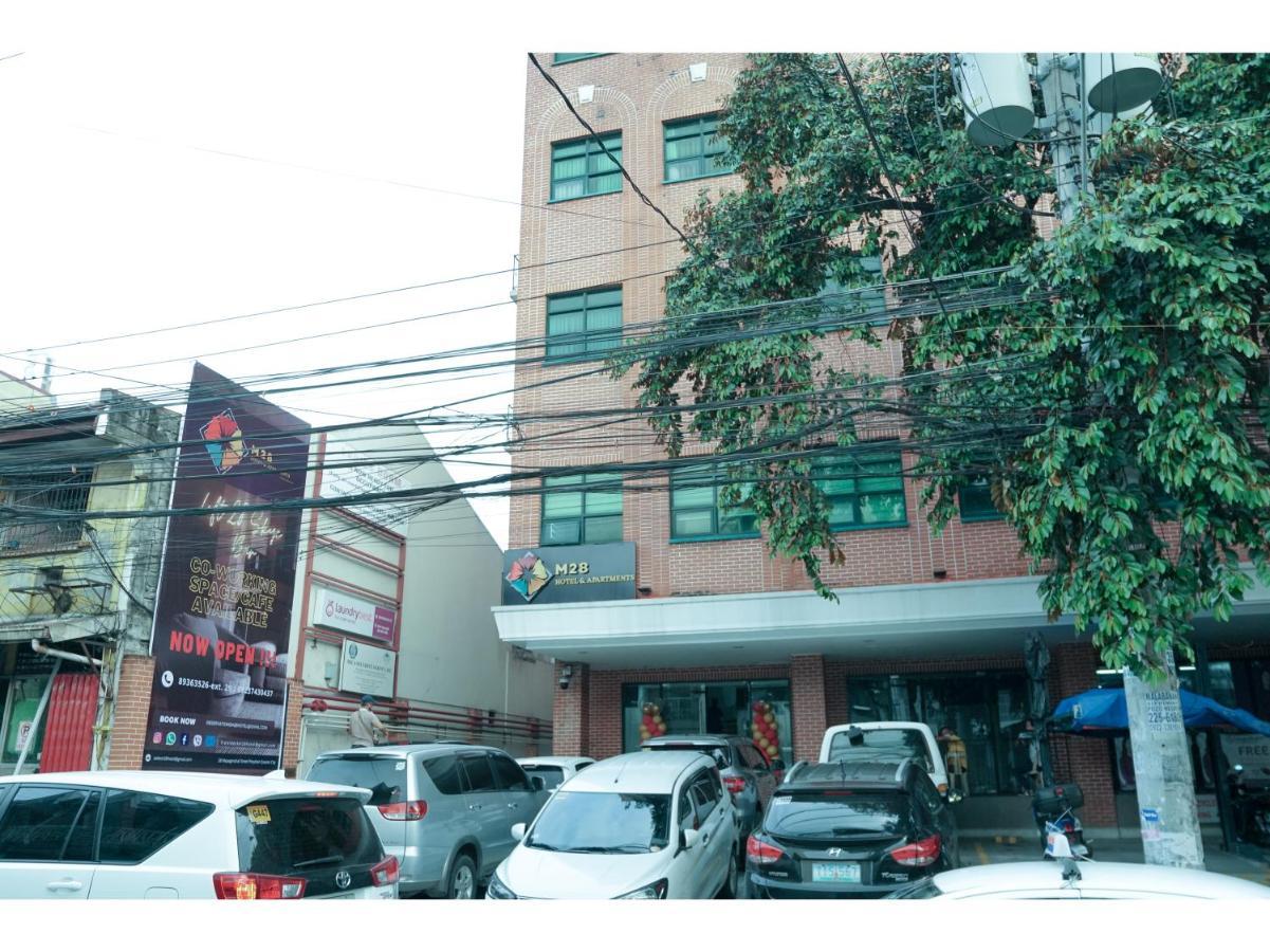 M28 Hotel And Apartments Quezon City Eksteriør billede