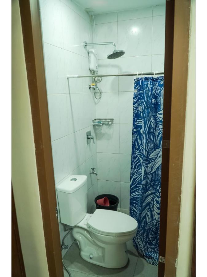 M28 Hotel And Apartments Quezon City Eksteriør billede